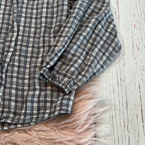 The Westside Grey Blue Plaid Tie Neck Peasant Top sz M - Picture 6 of 9